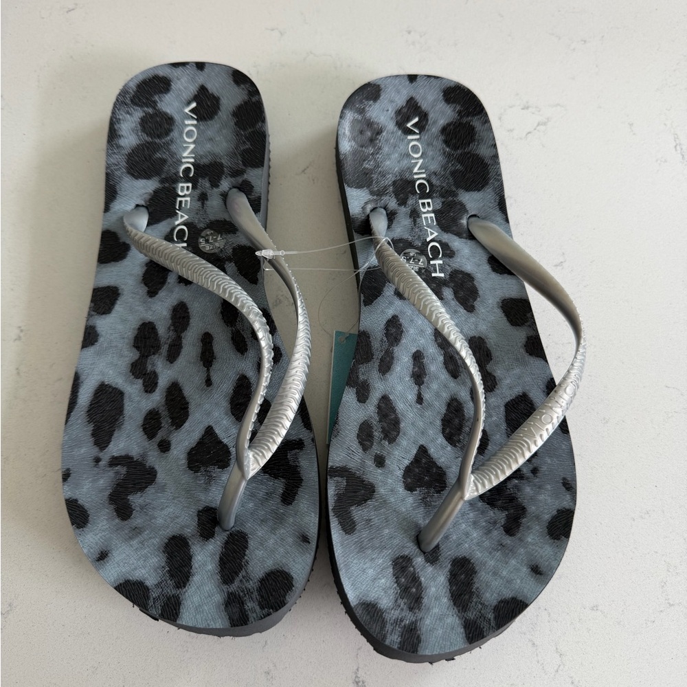 Vionic Silver and Black Leopard Sandals